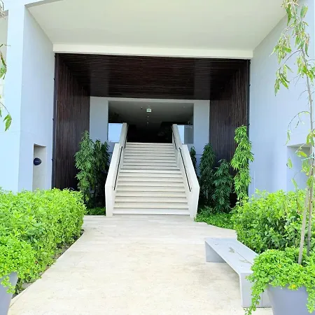 Exclusive - Endless Ocean Views *